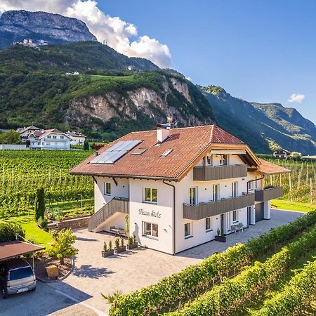 Haus Stolz Bed and Breakfast Appiano Sulla Strada Del Vino Εξωτερικό φωτογραφία