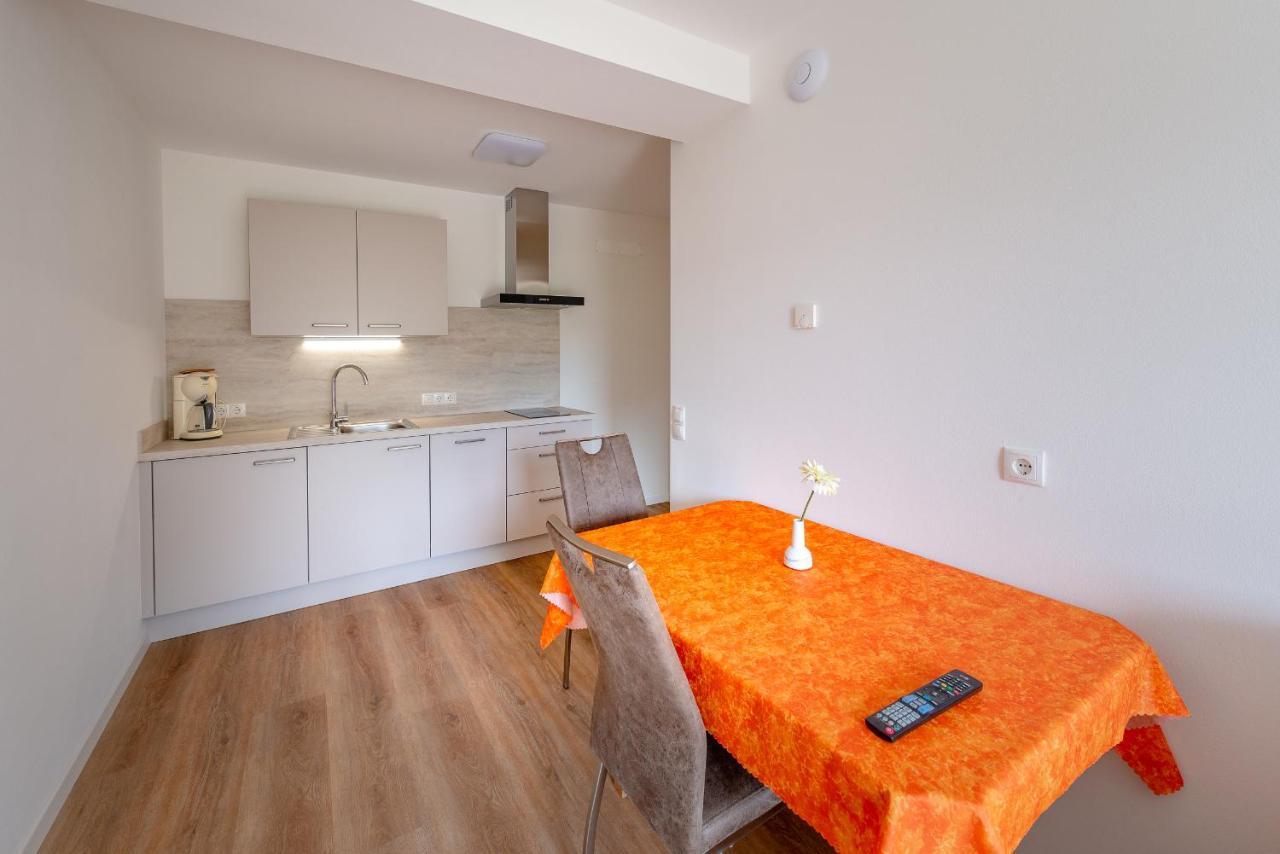 Haus Stolz Bed and Breakfast Appiano Sulla Strada Del Vino Εξωτερικό φωτογραφία
