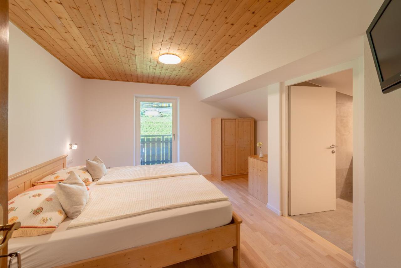 Haus Stolz Bed and Breakfast Appiano Sulla Strada Del Vino Εξωτερικό φωτογραφία