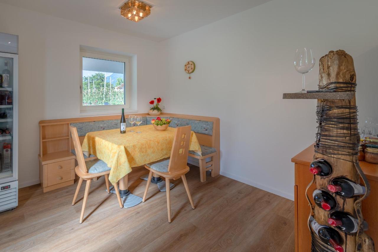 Haus Stolz Bed and Breakfast Appiano Sulla Strada Del Vino Εξωτερικό φωτογραφία